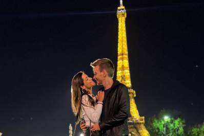 Michel Teló e Thais Fersoza comemoram sete anos de casados em Paris