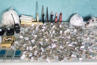 PM apreende material do tráfico no bairro Santa Cruz em Volta Redonda