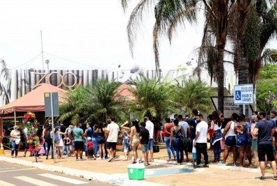 Zoo de Brasília tem tumulto na porta e polícia é acionada