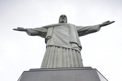 Relembrando inauguração, Cristo terá iluminação acionada da Itália 