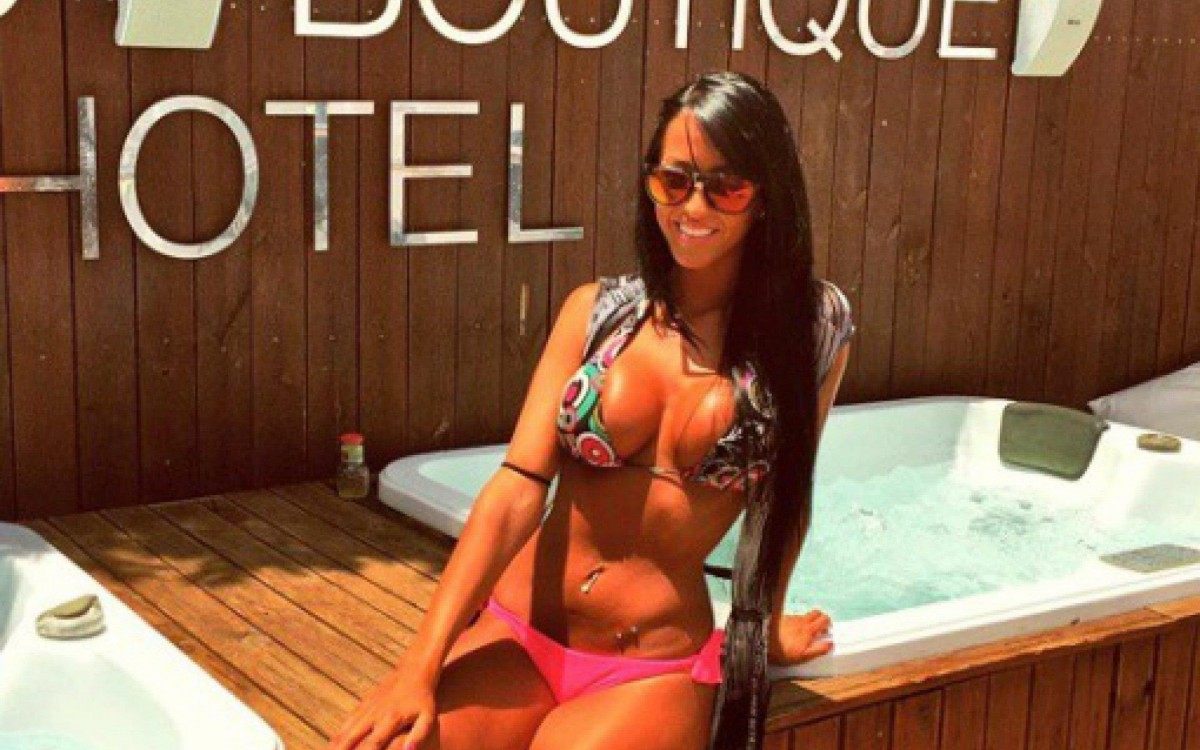  Aurah Ruiz &eacute; namorada do atacante Jes&eacute; Rodr&iacute;guez