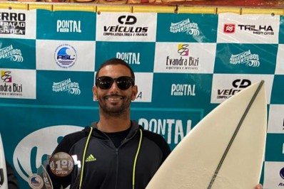 Surfista quissamaense vence mais uma etapa e lidera ranking da Super Liga Capixaba
