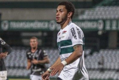 Jogador rejeita proposta do Flamengo e renova contrato com clube da Série B