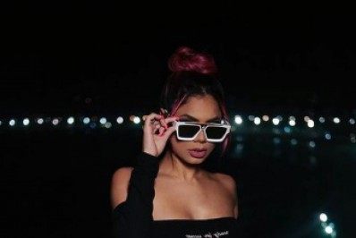 Sapequinha! Lexa encanta internautas ao posar com um body cavado