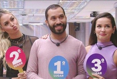 Sarah Andrade diz que Gil do Vigor ganha mais dinheiro que Juliette Freire