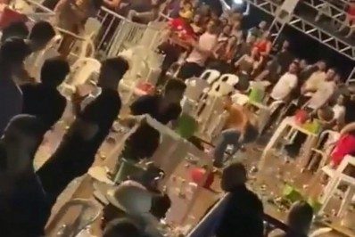Vídeo: Show de Zé Vaqueiro tem pancadaria generalizada no Pará