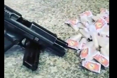 PM prende dois suspeitos por tráfico de drogas em Mesquita