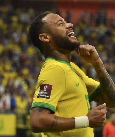 Neymar retorna nesta quarta-feira (17) ao Paris - AFP