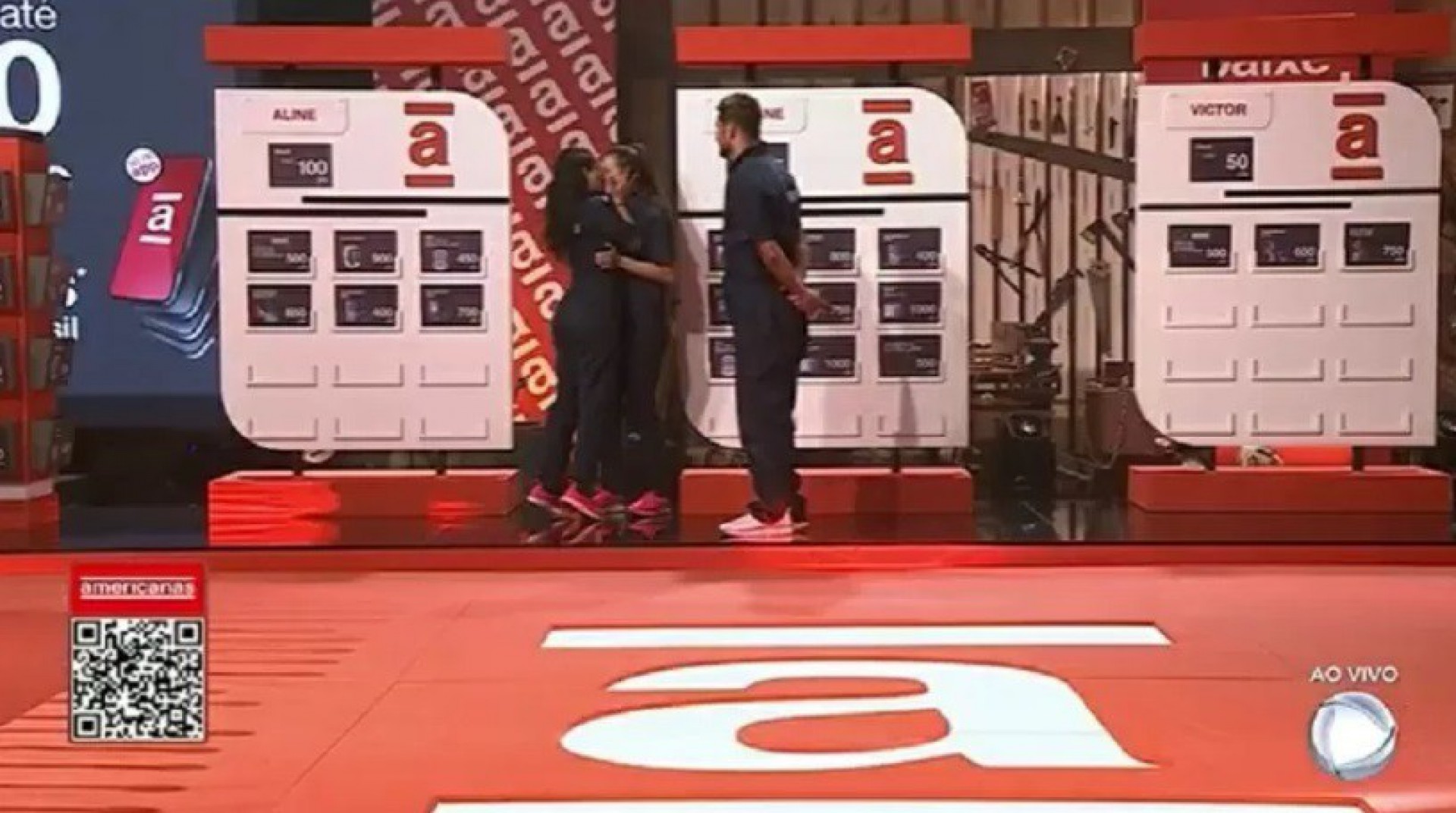 Aline Mineiro e Dayane Mello dão selinho ao vivo na Record - Reprodução