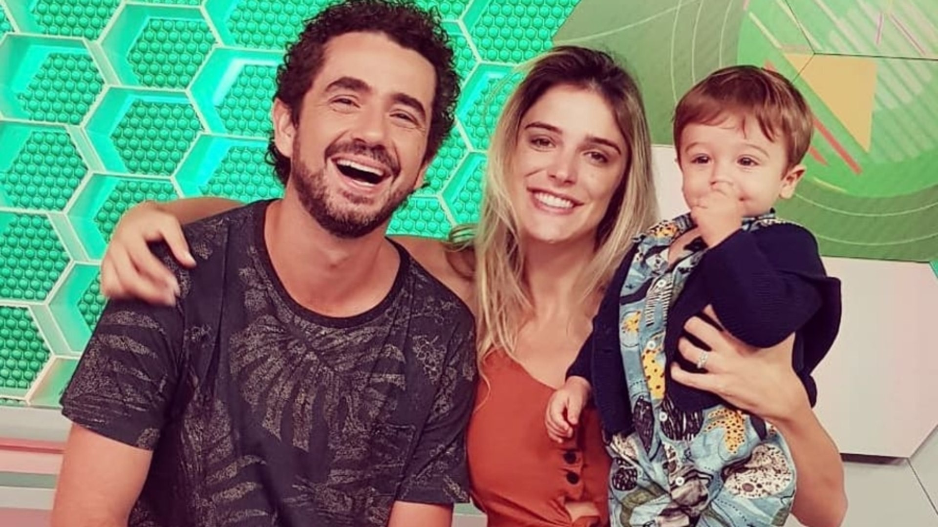 Apresentadora viajou apenas com o marido, Felipe Andreoli - Reprodução