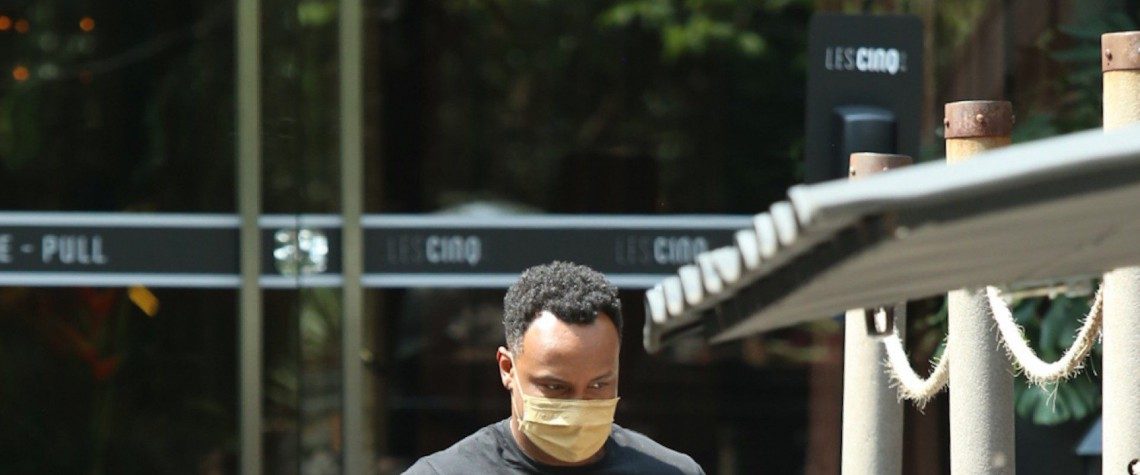 Thiaguinho deixa academia de luxo em São Paulo na manhã desta sexta-feira