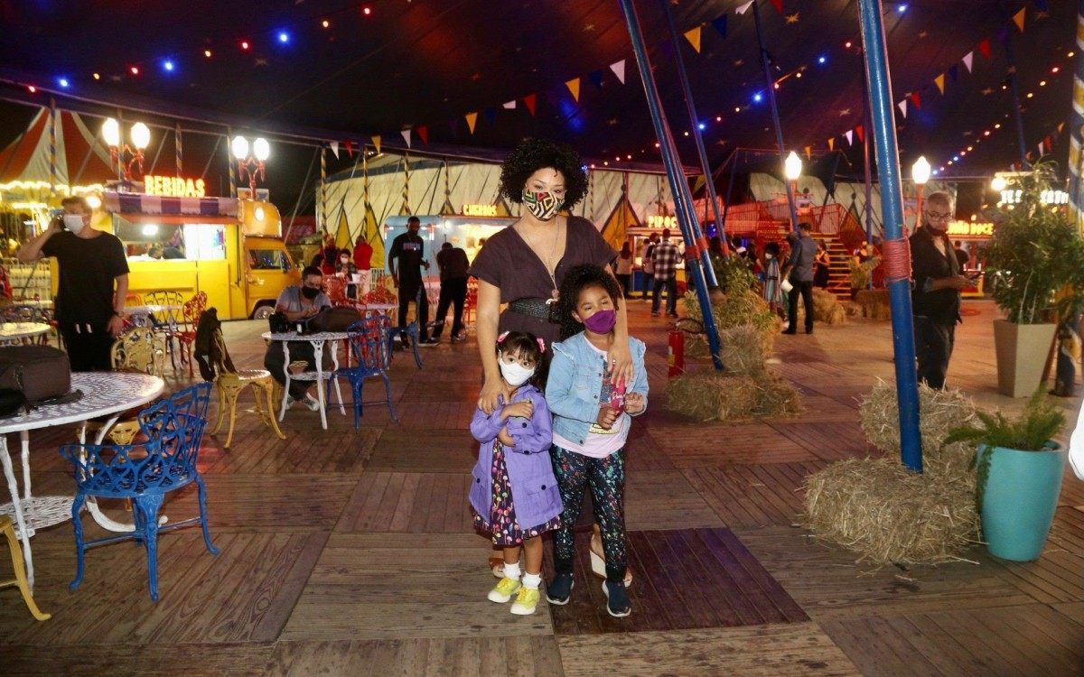 Juliana Alves no circo