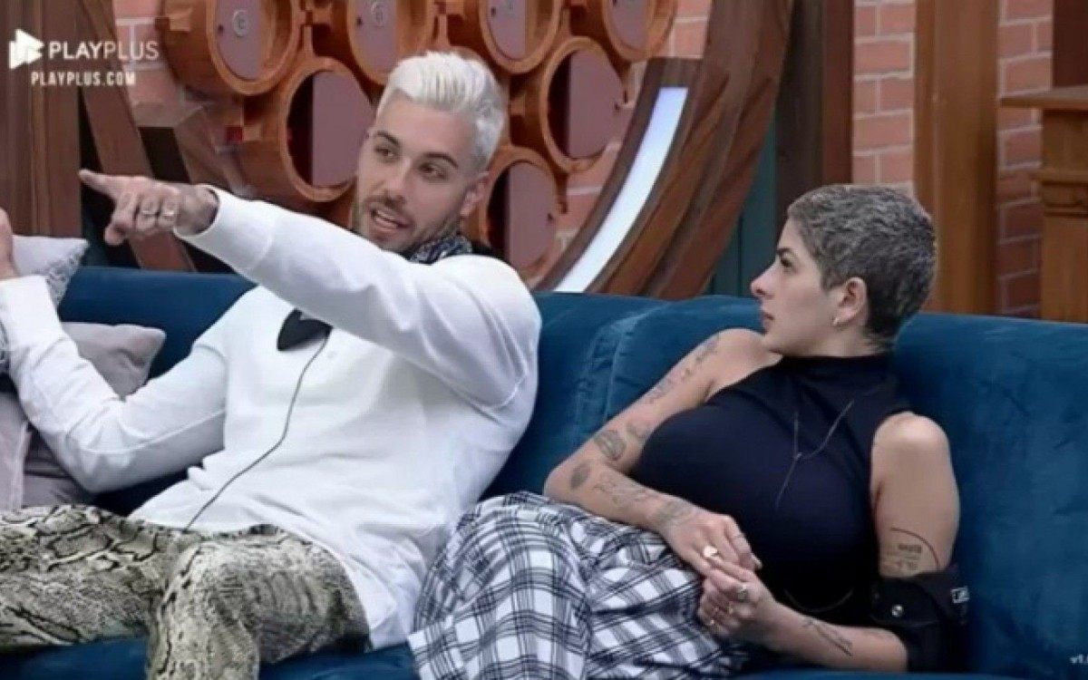 Gui diz para os colegas que conseguiu ler o TP de Adriane Galisteu - Reprodução