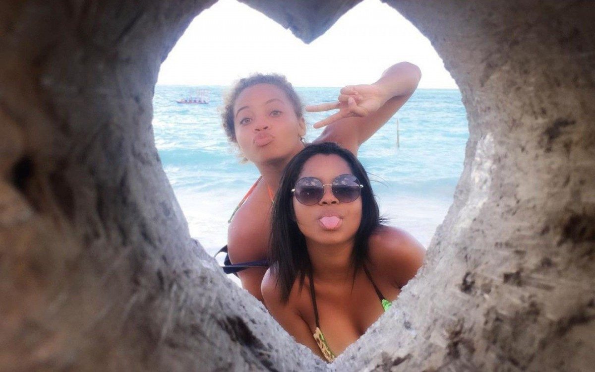 Thalita e Ol&iacute;via