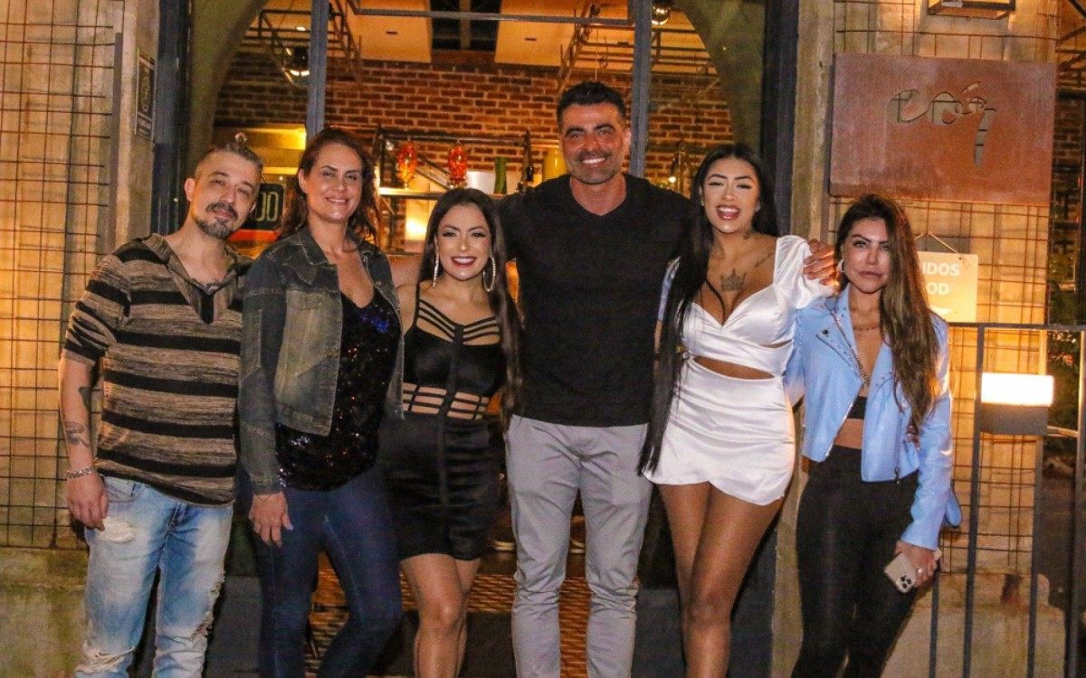 Paulo, Aritana, Li Martins, JP Mantovani, Medrado e Liziane Gutierrez