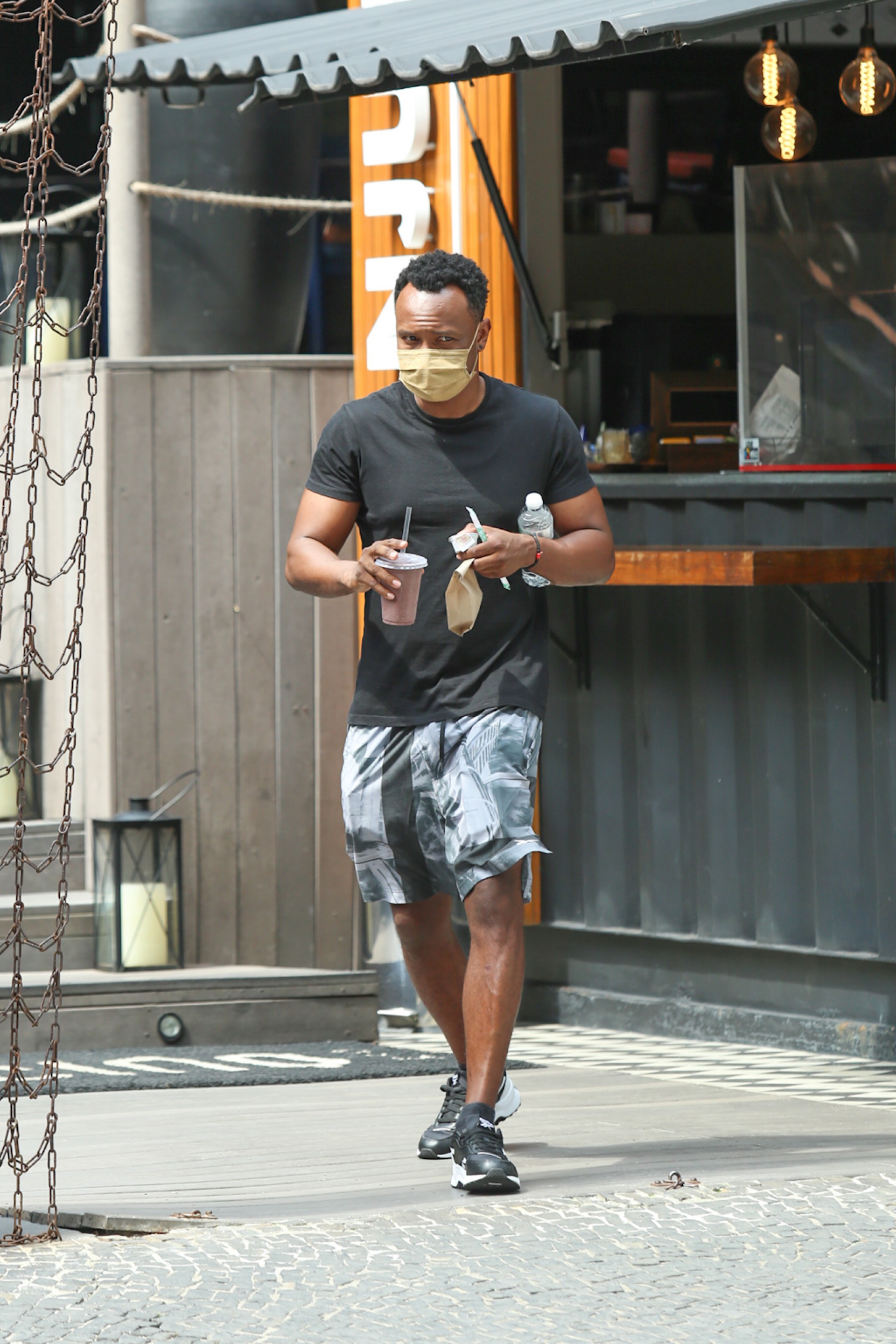 Thiaguinho deixa academia de luxo em São Paulo na manhã desta sexta-feira - Ag. News