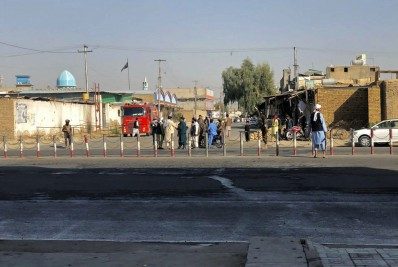 Atentado suicida deixa 33 mortos em mesquita xiita no Afeganistão