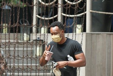 Marombeiro! Thiaguinho deixa academia de luxo em SP