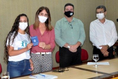 Quissamã abre horizontes para 100 jovens: primeiro emprego com carteira assinada