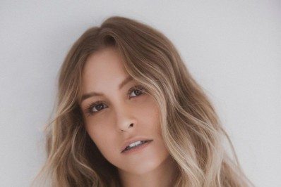 Carla Diaz relata pressão em ser mãe