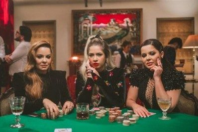 Marília Mendonça e Maiara & Maraisa atuam pela 1ª vez como atrizes em clipe