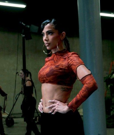 Anitta lança a música 'Faking Love', parceria com a rapper norte-americana Saweetie  - Cash Danielsen