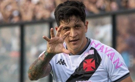 Germán Cano pegou a caneta para assinar com o Inter de graça