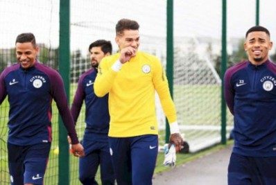 Guardiola conta com retorno de Ederson e Jesus no Manchester City: 'Não precisam de algo especial para estarem prontos'