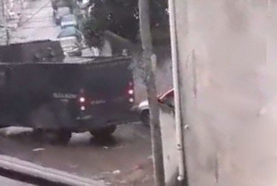 Troca de tiros na Vila Kennedy termina com um suspeito morto e PM baleado