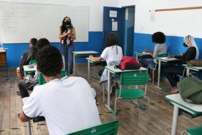 Aulas 100% presenciais são retomadas em Barra Mansa