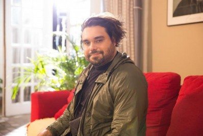 Cantor niteroiense Lucas Felix faz show 