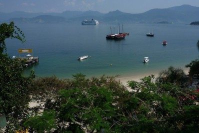 Laços políticos fortalecidos e apetite saciado na Costa Verde