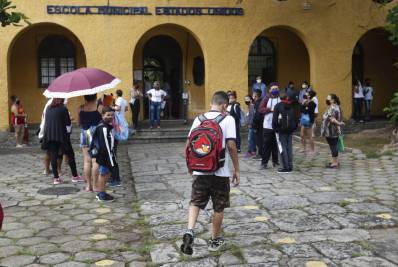 Aulas presenciais voltam a ser obrigatórias na rede municipal do Rio
