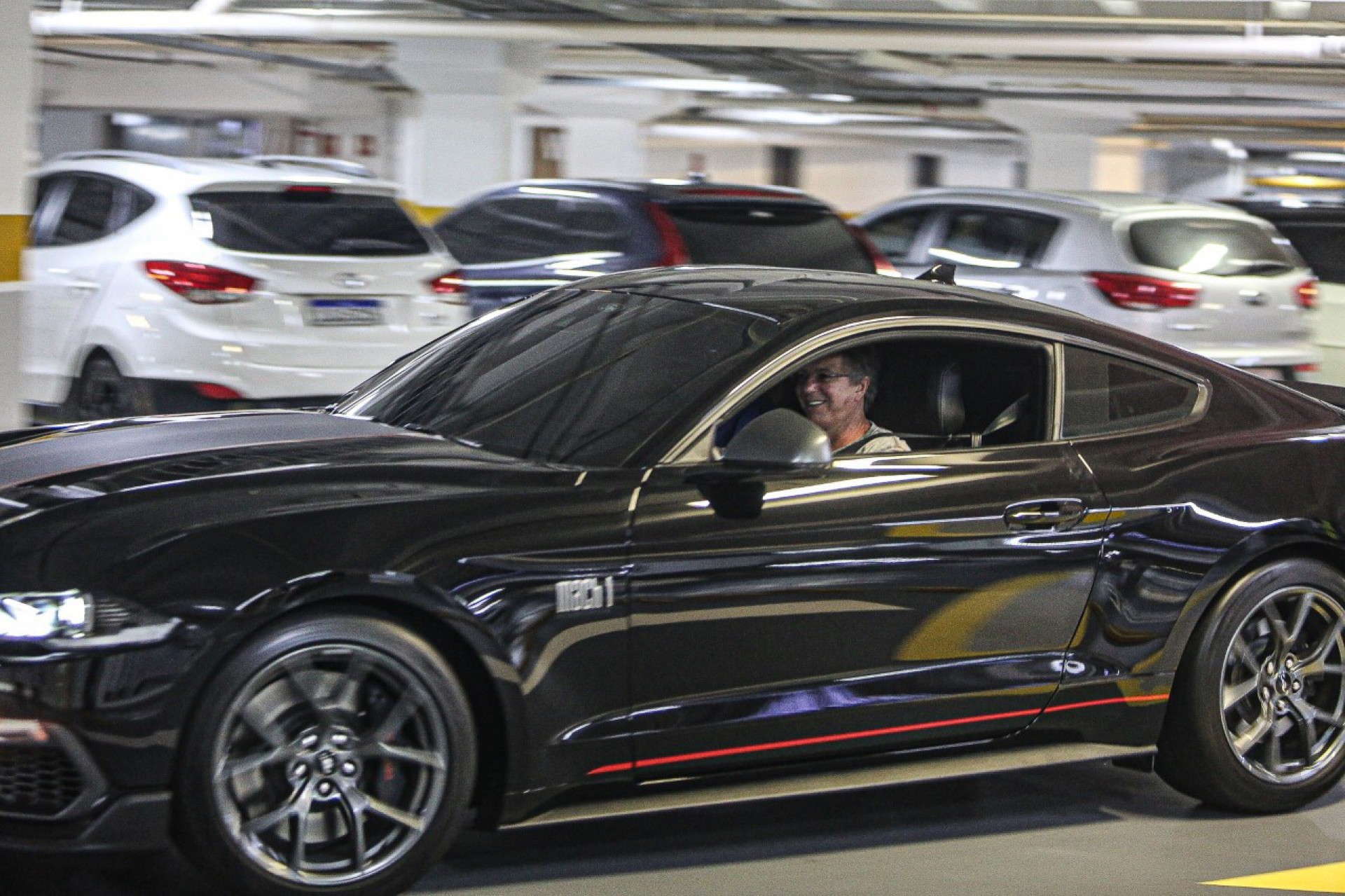 Boninho e Ana Furtado são clicados em carrão de luxo no Rio	 - AgNews/Edson Aipim