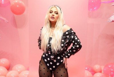 Luisa Sonza e mais famosas participam de lançamento de coleção em loja de SP