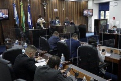 Câmara de Cabo Frio aprova mudança na lei orgânica que impede concessão do Sebastião Lan