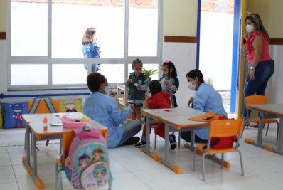 Alunos do Maternal I e Pré-escola da rede municipal de ensino de Quissamã voltam às salas de aula