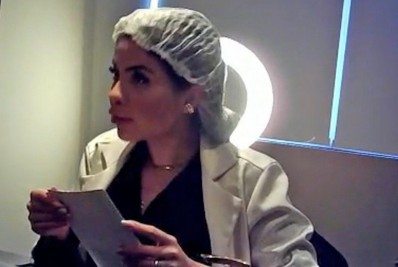 Biomédica é presa em flagrante usando carimbo de outro profissional