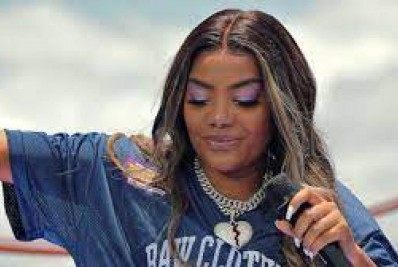 Ludmilla diz não ser apoiadora de Bolsonaro: 'Maior fanfic'