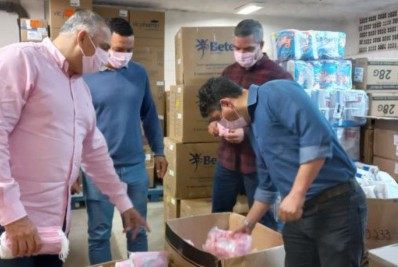 HAC recebe doação de 10 mil máscaras e 14 mil toucas para campanha Outubro Rosa