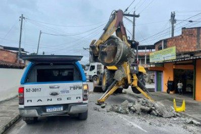 Polícia Militar retira barricadas de bairro em São Gonçalo