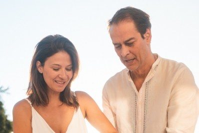 Marcello Antony renova votos de casamento em Portugal