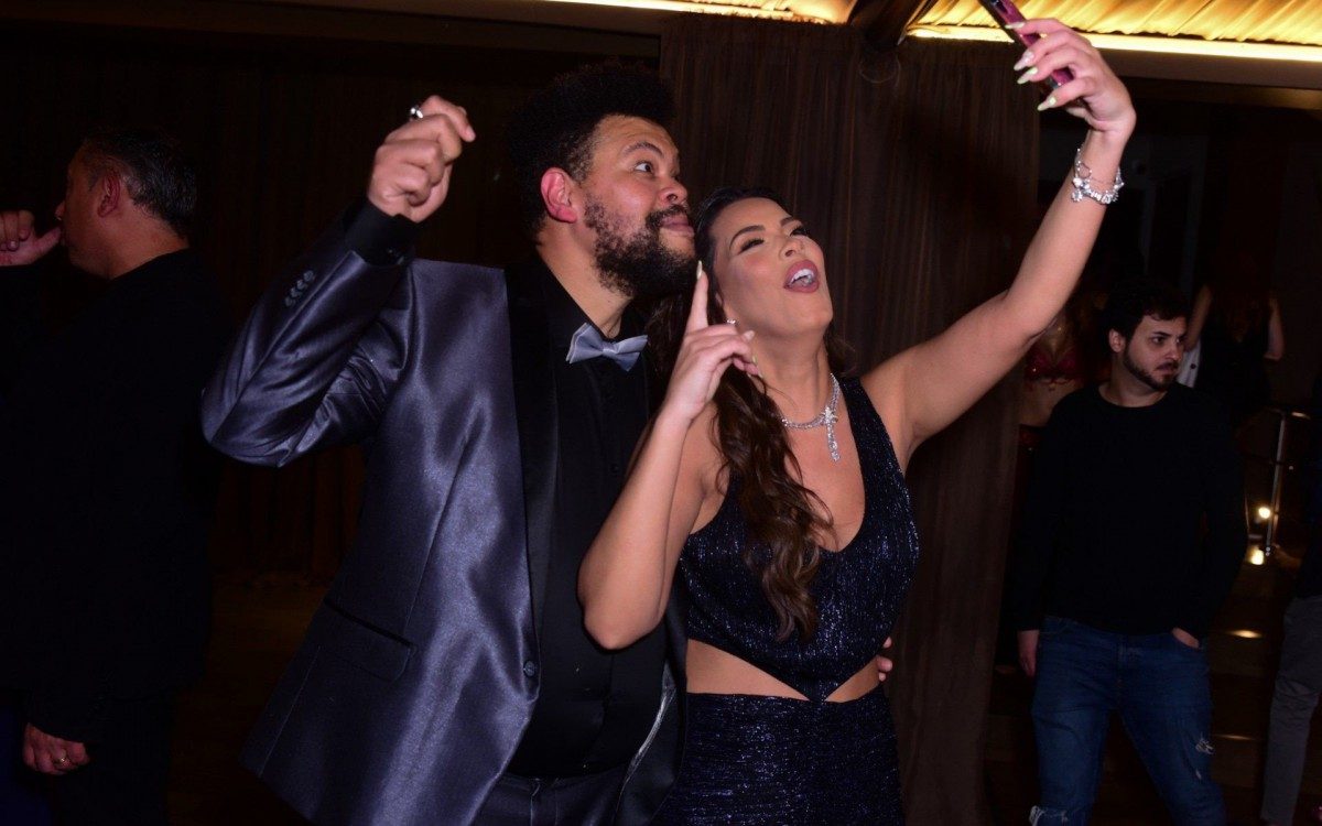 Ex-BBB Ivy e Babu Santana se reencontram na festa de aniversário de Flayslane, em São Paulo - Ag. News