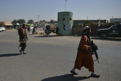 Atentado contra veículo talibã deixa vários feridos em Cabul