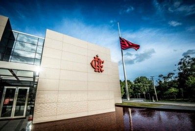 Flamengo ironiza o Vasco em rede social: 'Tem alguém querendo ser eu' 