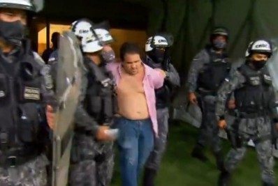 Homem é preso após agredir mulher durante confusão em jogo no Recife