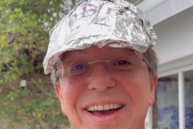 Boninho nega participação de Paulo Vieira e Ellen Rocche no BBB 22: 'Tá tudo errado'