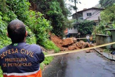 Defesa Civil registra 6 ocorrências de deslizamentos desde a madrugada desta quarta-feira