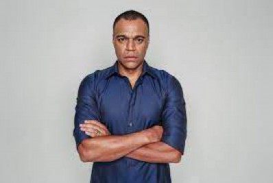 Denilson afirma que Gabigol deveria ter sido expulso por agressão em jogo contra o Athletico-PR