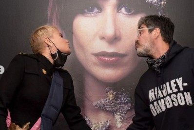 Xuxa vai à exposição em homenagem a Rita Lee: 'Apaixonada'